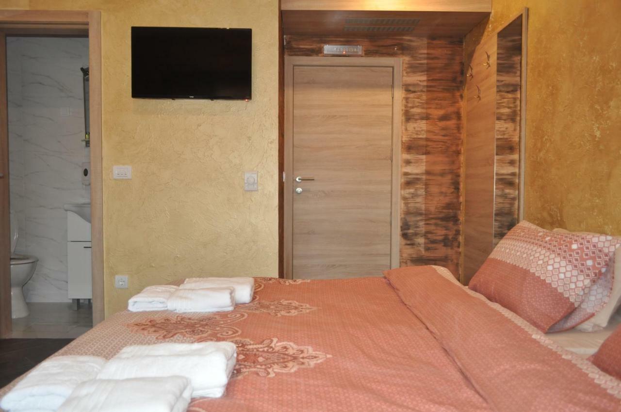 Каштел Pancevo Hotel Exterior foto